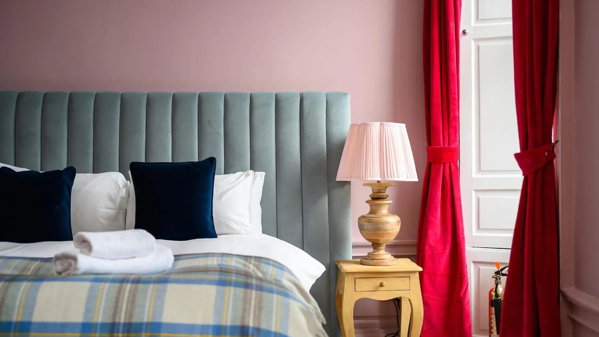 Queen Charlotte Guesthouse contacts